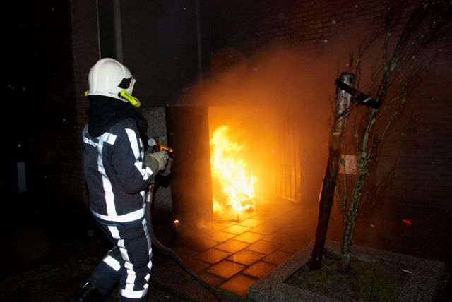 2009/35/20090119c 004 Thomsonstraat containerbrand.jpg